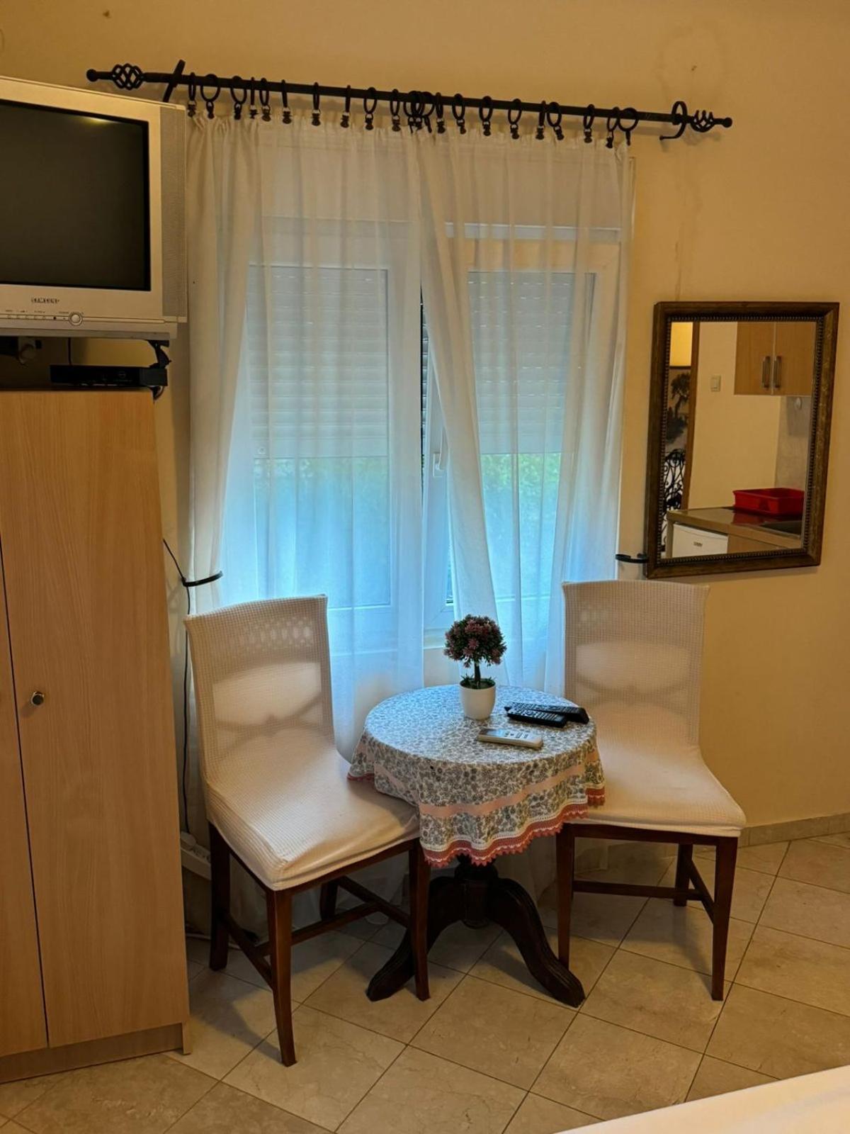 Studio On The Coast, With A View Of The Sunrise,Free We-Fi Kotor Exterior foto